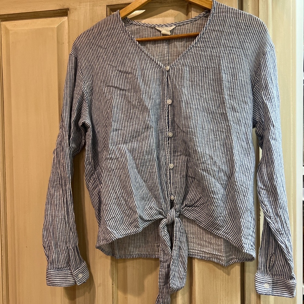 Blue and white seersucker blouse from CASLON. Size small